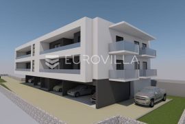 Vodice, NOVOGRADNJA, trosobni dvoetažni stan s vrtom NKP 95,82 m2., Vodice, Appartement