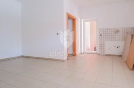 Novigrad, okolica! Simpatičan studio apartmanu prizemlju!, Novigrad, Stan