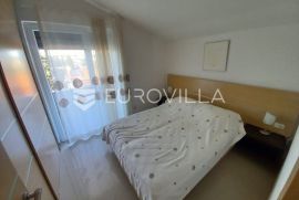 Pula, Pješčana uvala, Penthouse s pogledom na more, vrtom, parking mjestom, NKP 150 m2, Medulin, Διαμέρισμα