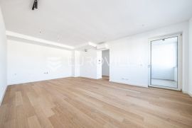 Zagreb, Heinzelova, VMD novogradnja, četverosoban stan s garažom i GPM NKP 120m2, Zagreb, Flat