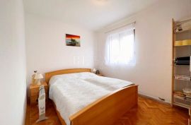 CRIKVENICA - Stan sa okućnicom, pogled na more, Crikvenica, Appartment