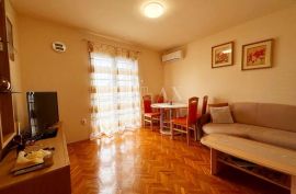 CRIKVENICA - Stan sa okućnicom, pogled na more, Crikvenica, Appartment