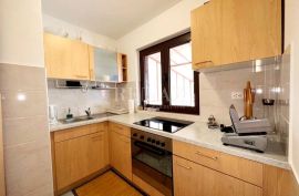 CRIKVENICA - Stan sa okućnicom, pogled na more, Crikvenica, Appartment