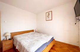 CRIKVENICA - Stan sa okućnicom, pogled na more, Crikvenica, Appartment