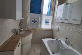 OPATIJA CENTAR - PREKRASAN STAN U VILI 2.RED OD MORA S PARKINGOM !!, Opatija, Apartamento