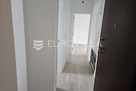 Osijek, Retfala, četverosoban stan 100 m2 sa dvorištem od 50 m2, Osijek, Appartement