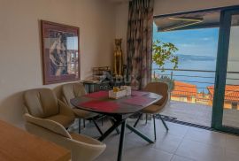 OPATIJA, CENTAR – vrhunski stan u novoj gradnji s namještajem, panoramskim pogledom, garaža, lift, bazen, Opatija, Wohnung