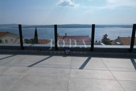 Dramalj penthouse sa garažom i zasebnim apartmanom, Crikvenica, شقة