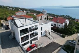 Dramalj penthouse sa garažom i zasebnim apartmanom, Crikvenica, شقة