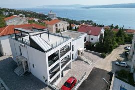 Dramalj penthouse sa garažom i zasebnim apartmanom, Crikvenica, شقة