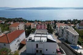 Dramalj penthouse sa garažom i zasebnim apartmanom, Crikvenica, شقة