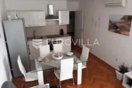 Istra, Poreč, dvosoban stan NKP 62 m2, odlična lokacija, 900 m od mora, Poreč, Flat