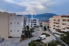 Mejaši stan 3S+DB 68m2 + balkon 4m2, Split, Apartamento