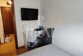 Mejaši stan 3S+DB 68m2 + balkon 4m2, Split, Wohnung