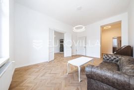 Zagreb, Svačićev trg, funkcionalan ured NKP 100 m2, Zagreb, Flat