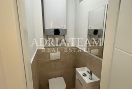 PRILIKA!!! APARTMAN NA 1. KATU STAMBENE ZGRADE, POGLED NA MORE - DIKLO, ZADAR, Zadar, Kвартира