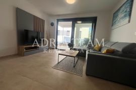 PRILIKA!!! APARTMAN NA 1. KATU STAMBENE ZGRADE, POGLED NA MORE - DIKLO, ZADAR, Zadar, Kвартира