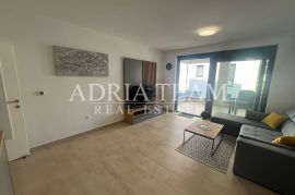 PRILIKA!!! APARTMAN NA 1. KATU STAMBENE ZGRADE, POGLED NA MORE - DIKLO, ZADAR, Zadar, Kвартира