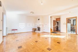 Zagreb, Kraljevec, troetažni  peterosobni stan 191 m2, Zagreb, Apartamento