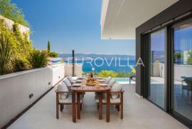 Opatija, luksuzan četverosoban stan s privatnim bazenom NKP 220,92 m2, Opatija, Stan