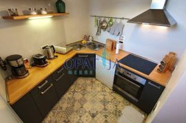 Opatija-centar, pola kuće u naravi dvoetažni stan 200 m2, Opatija, Appartment