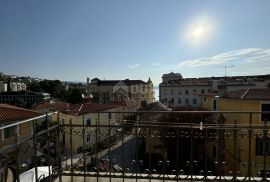 OPATIJA, CENTAR - Prekrasan gospodski stan u održavanoj povijesnoj vili u samom centru Opatije blizu mora!, Opatija, Wohnung