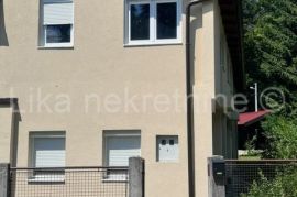 Kraljevec iznad  Britanca parcela 630m2 sa kućom 130 m2, Zagreb, Γη