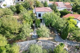 Kuća iznad plaže, Crikvenica, بيت