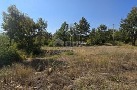 ISTRA, SVETVINČENAT - Građevinsko zemljište na rubu građevinske zone, Svetvinčenat, Terra