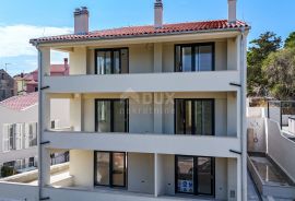 MALI LOŠINJ, CENTAR - Jedinstveni penthouse na 100m od mora!, Mali Lošinj, Kвартира