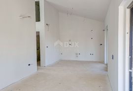 MALI LOŠINJ, CENTAR - Jedinstveni penthouse na 100m od mora!, Mali Lošinj, Kвартира