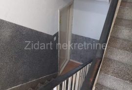 Zemun polje, dvoiposoban, odličan, Zemun, Appartement