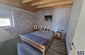 Kuća 100 m2 – Rtina *Kamena kuća* (ID-2465/C), Ražanac, Casa