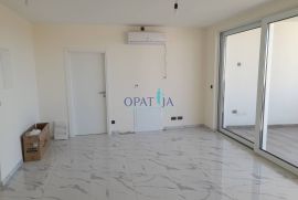 Opatija-Pobri stan 3S+DB, 2.kat, 112 m2,, Opatija - Okolica, شقة