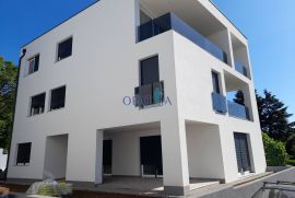 Opatija-Pobri stan 3S+DB, 2.kat, 112 m2,, Opatija - Okolica, Appartamento