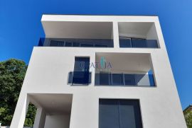 Opatija-Pobri stan 3S+DB, 2.kat, 112 m2,, Opatija - Okolica, شقة