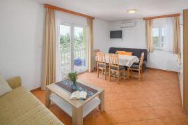 Kuća sa 6 apartmana na top lokaciji, Poreč, Istra, Poreč, Дом