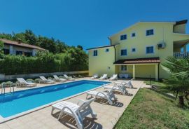 Kuća sa 6 apartmana na top lokaciji, Poreč, Istra, Poreč, Дом