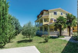 Kuća sa 6 apartmana na top lokaciji, Poreč, Istra, Poreč, Дом