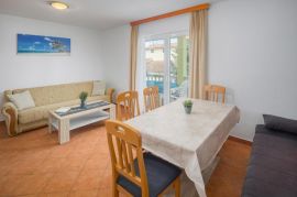 Kuća sa 6 apartmana na top lokaciji, Poreč, Istra, Poreč, Дом