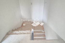 Istra, Ližnjan, Šišan kuća 360m2, bazenom, okućnica 588m2, NOVO #prodaja, Ližnjan, Casa