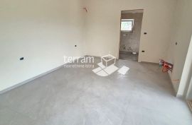 Istra, Ližnjan, Šišan kuća 360m2, bazenom, okućnica 588m2, NOVO #prodaja, Ližnjan, Casa