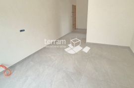 Istra, Ližnjan, Šišan kuća 360m2, bazenom, okućnica 588m2, NOVO #prodaja, Ližnjan, Casa