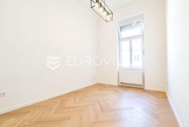 Zagreb centar, Preradovićeva ulica prekrasan trosoban stan/poslovni prostor 105 m2, Zagreb, Commercial property