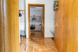 Požega, TOP LOKACIJA, moderan dvoetažni stan 75 m2, Požega, Apartamento