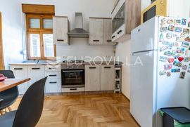 Požega, TOP LOKACIJA, moderan dvoetažni stan 75 m2, Požega, Apartamento