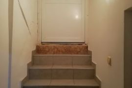 Izdajem garsonjeru na Banovom brdu, Orfelinova, 30m2, Čukarica, Flat