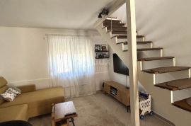 ZADAR, SKROČINI - Dvije renovirane kamene kuće na top lokaciji, Zadar, House