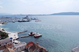 Kaštel Gomilica kamena kuća 2. red do mora, Kaštela, Дом