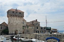 Kaštel Gomilica kamena kuća 2. red do mora, Kaštela, Дом